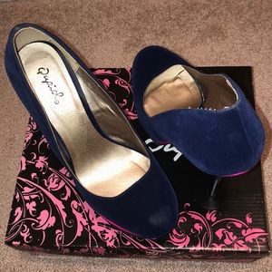 Dark blue suede with pink detail heels!